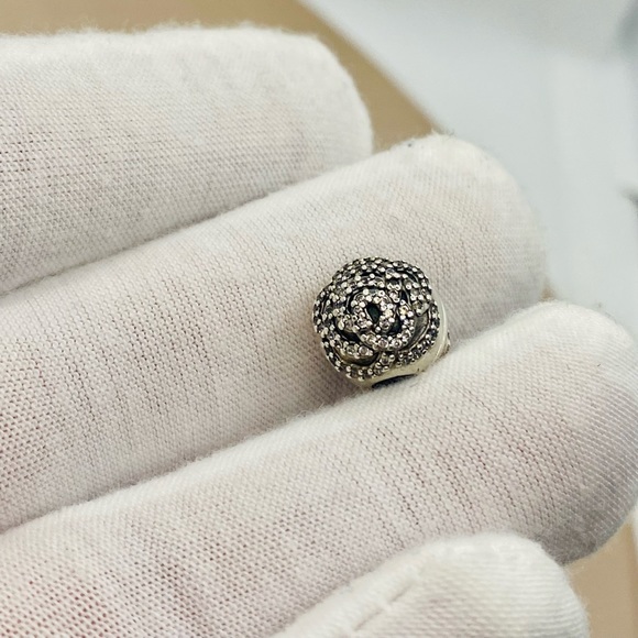 EUC Pandora 791529CZ Sterling Silver Shimmering Rose Clip w/ Clear Zirconia - Picture 6 of 11